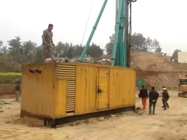 通化如何判断水冷式机油散热器密封件是否需要更换？